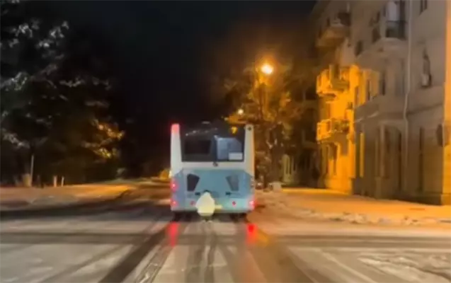 Əyləncə üçün özünü və başqalarını təhlükəyə atdı - VİDEO