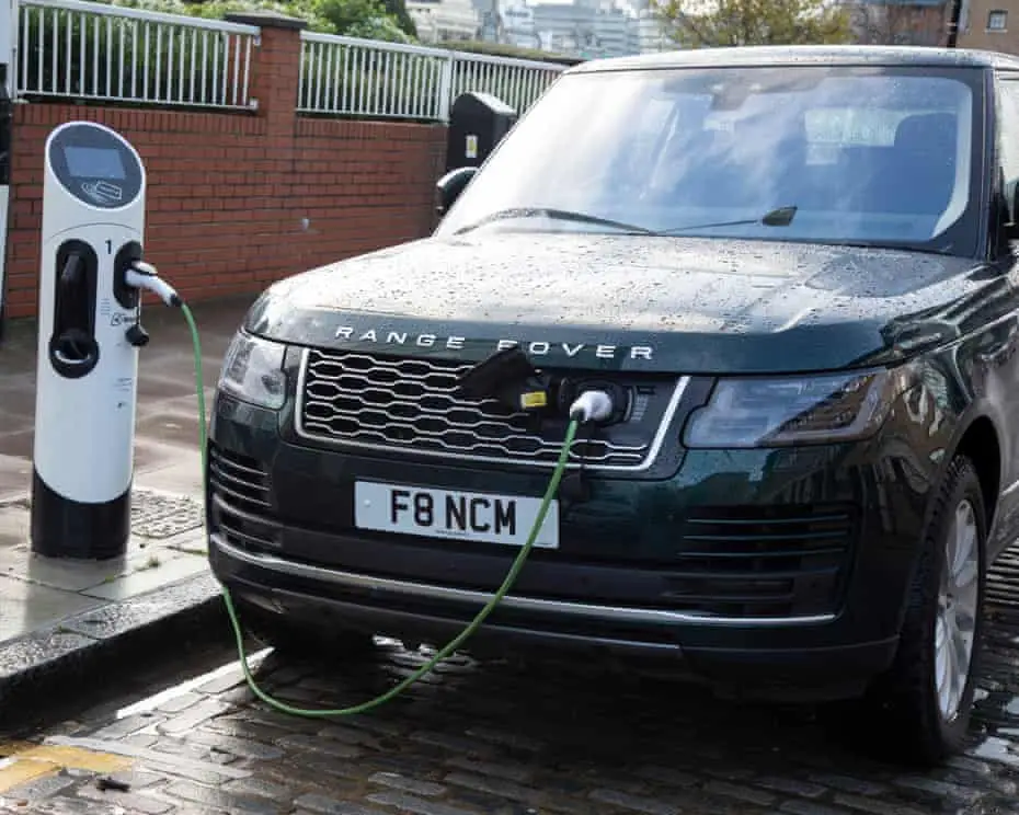 Elektrikli "Range Rover" və "Jaguar"ın satışı təxirə salındı