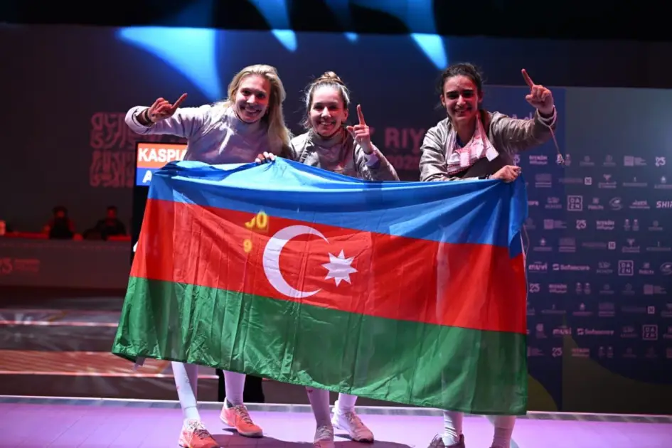 Azərbaycan qılıncoynadanları İslamiadada qızıl medal qazanıblar - FOTO