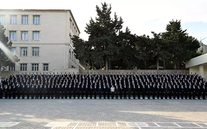 Müddətdən artıq həqiqi hərbi xidmətə qəbul olmaq istəyənlərlə görüş keçirilib - VİDEO