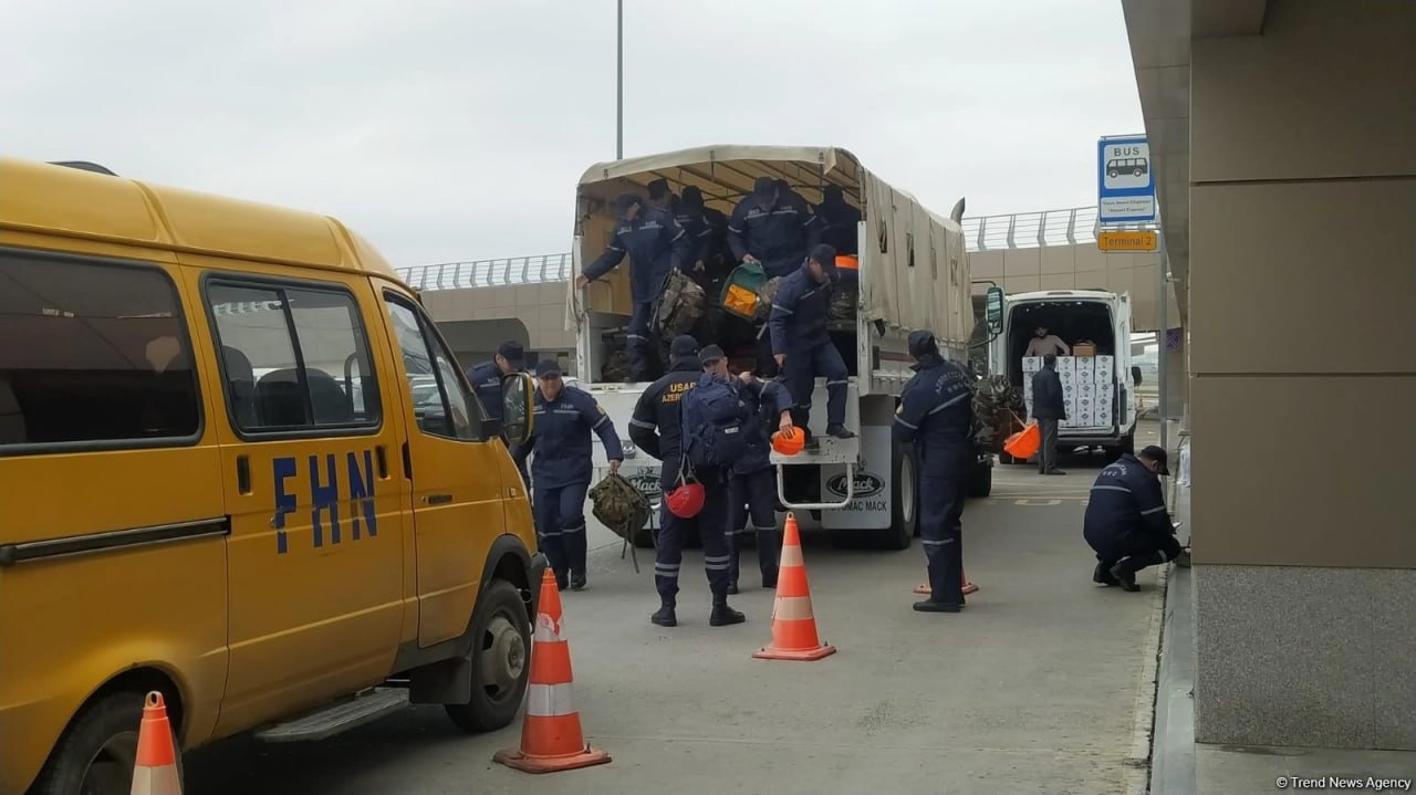 Prezidentdən tapşırıq: 370 FHN işçisi Türkiyəyə göndərilir - YENİLƏNİB / FOTOLAR