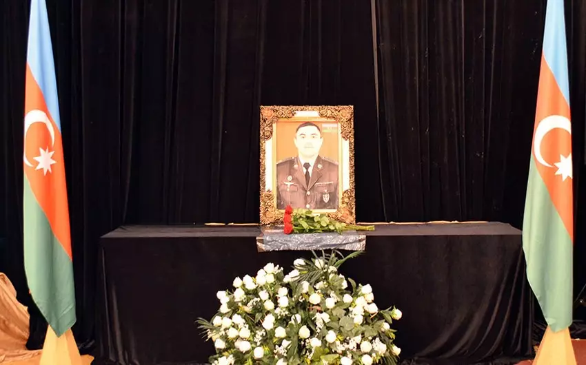 Vətən Müharibəsi Qəhrəmanı Elçin Mansurovun anım mərasimi keçirilib - VİDEO