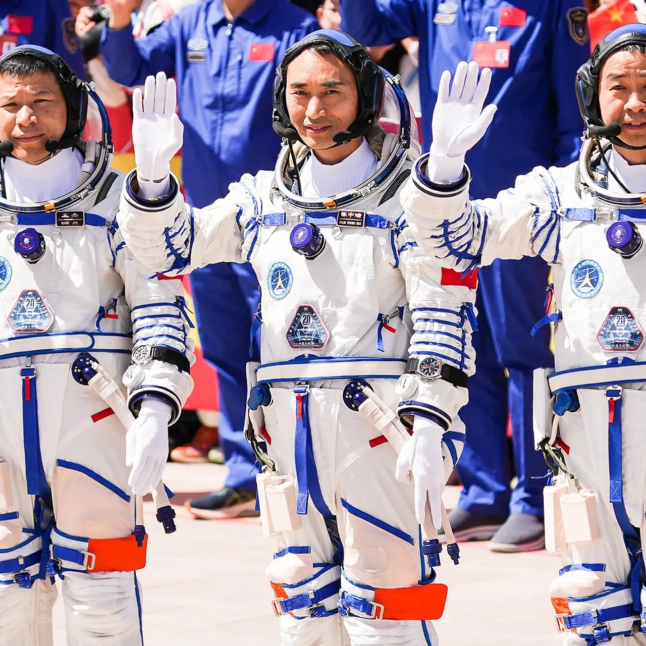 “Shenzhou-20” zədələndi: Çin astronavtları kosmosda qapalı qaldı