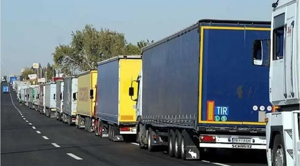 Azərbaycanın nəqliyyat dəhlizlərində daşınan yüklərin həcmi açıqlanıb