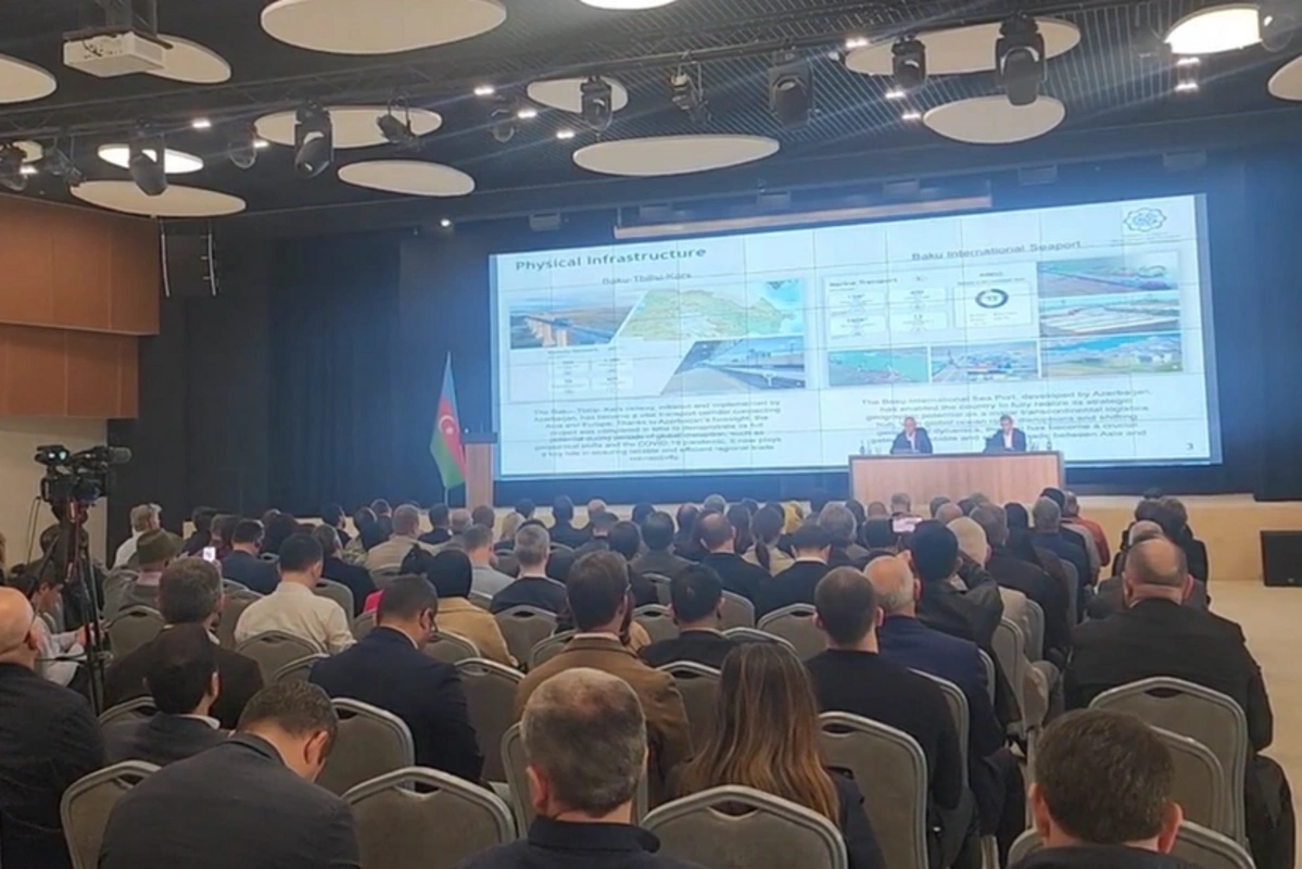 "Zəngəzur dəhlizi - regional nəqliyyat şəbəkəsi" mövzusunda brifinq keçirilib