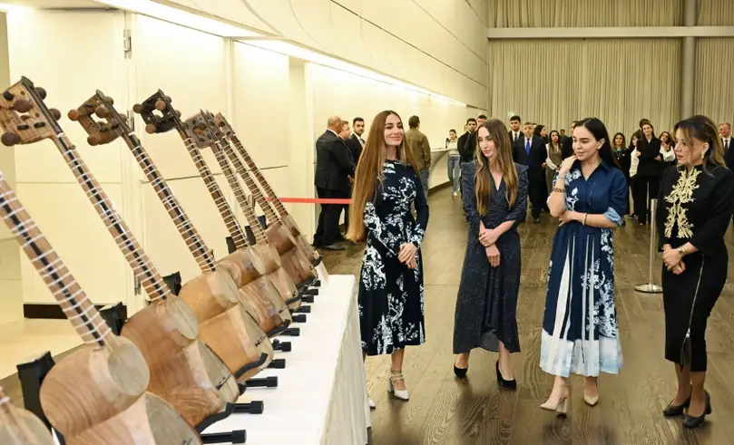 Heydər Əliyev Fondunun dəstəyi ilə alınan musiqi alətlərinin təqdimatı olub