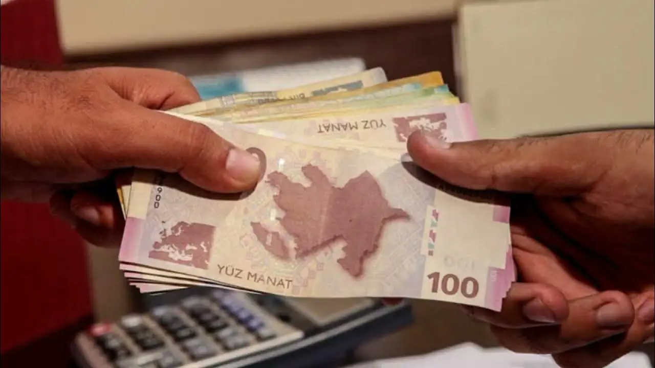 “Laminar” şirkəti nizamnamə kapitalını 100 manata endirib