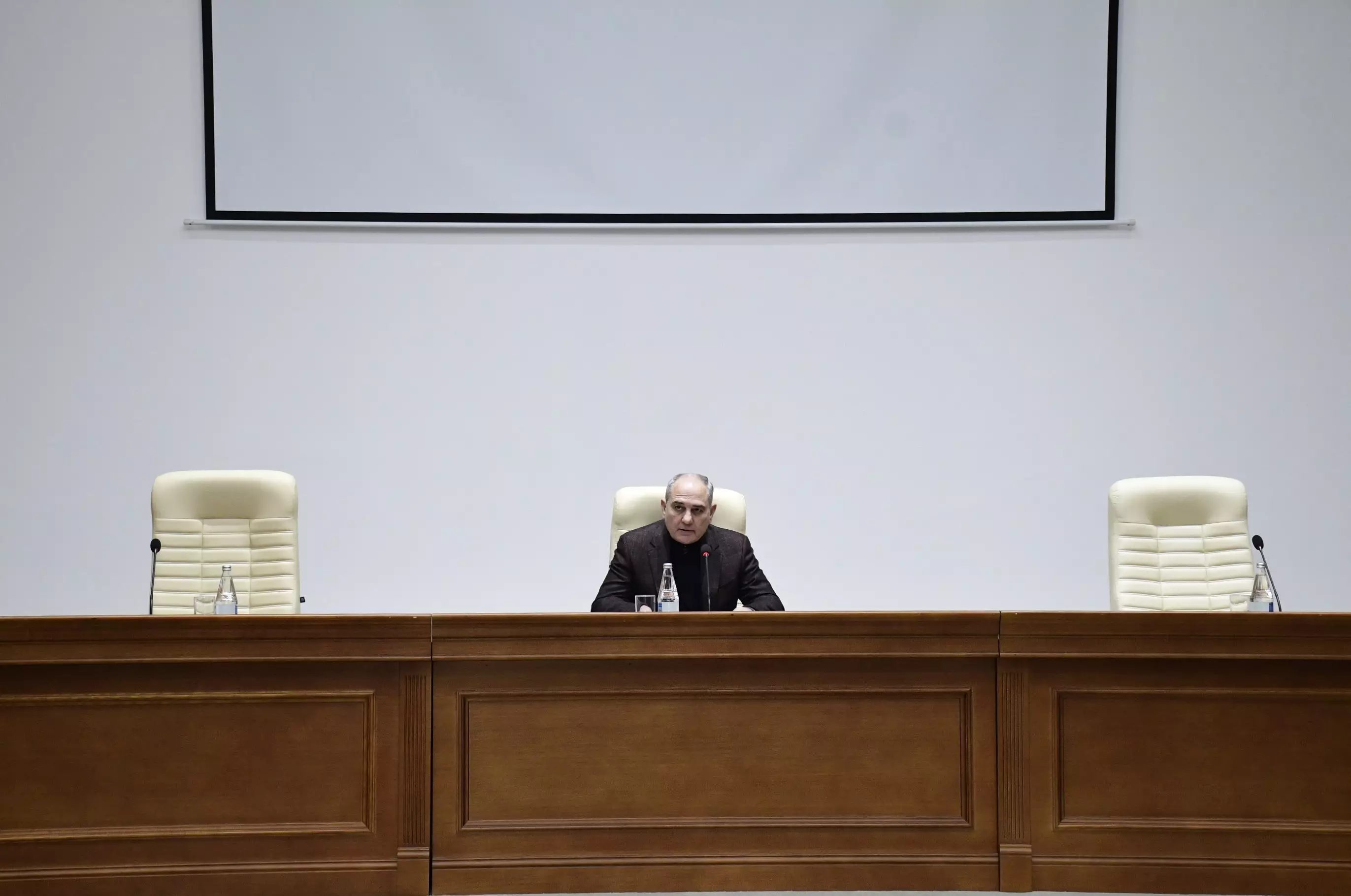 YAP Mərkəzi Aparatı bələdiyyə seçkiləri ilə bağlı proqramını təqdim edib - FOTO