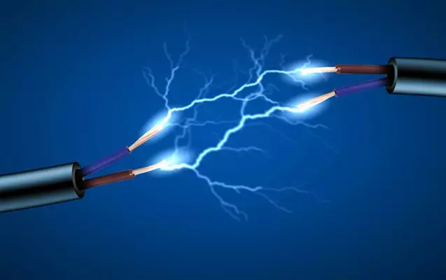 31 yaşlı qadını elektrik cərəyanı vuraraq öldürüb