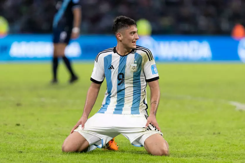 "Tottenhem" argentinalı hücumçu transfer etdi