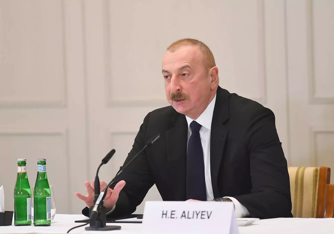 Ersin Tatar Prezident İlham Əliyevə zəng edib