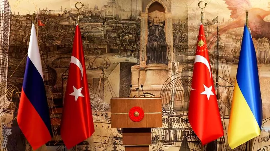 Türkiyə Ukraynada münaqişə tərəfləri arasında sülh danışıqları təşkil etməyə hazırdır