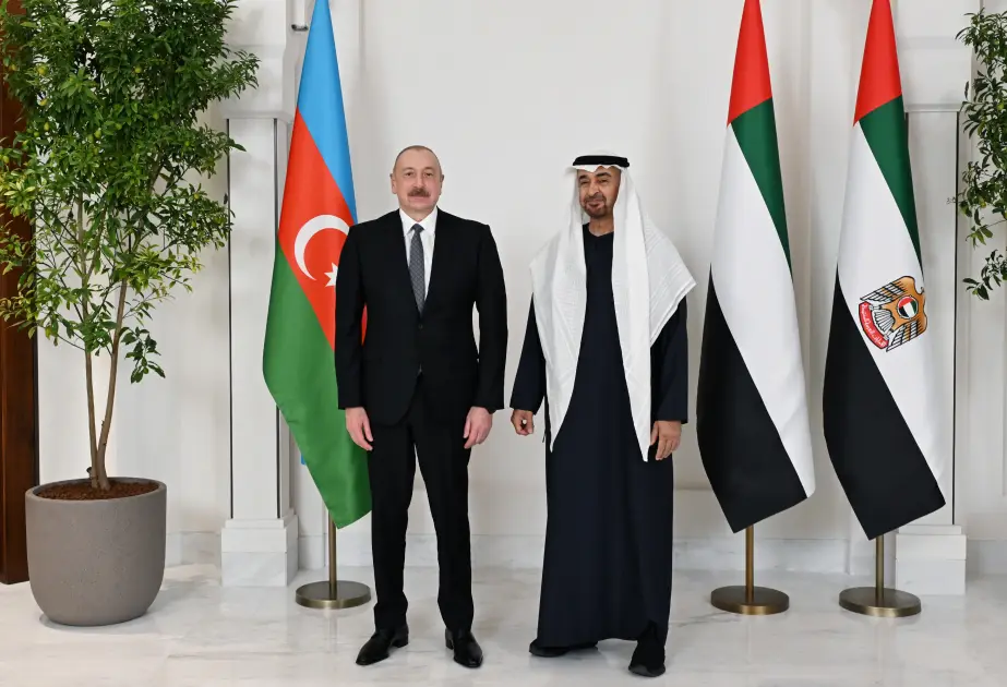 Prezident İlham Əliyev Birləşmiş Ərəb Əmirliklərinin Prezidentinə zəng edib