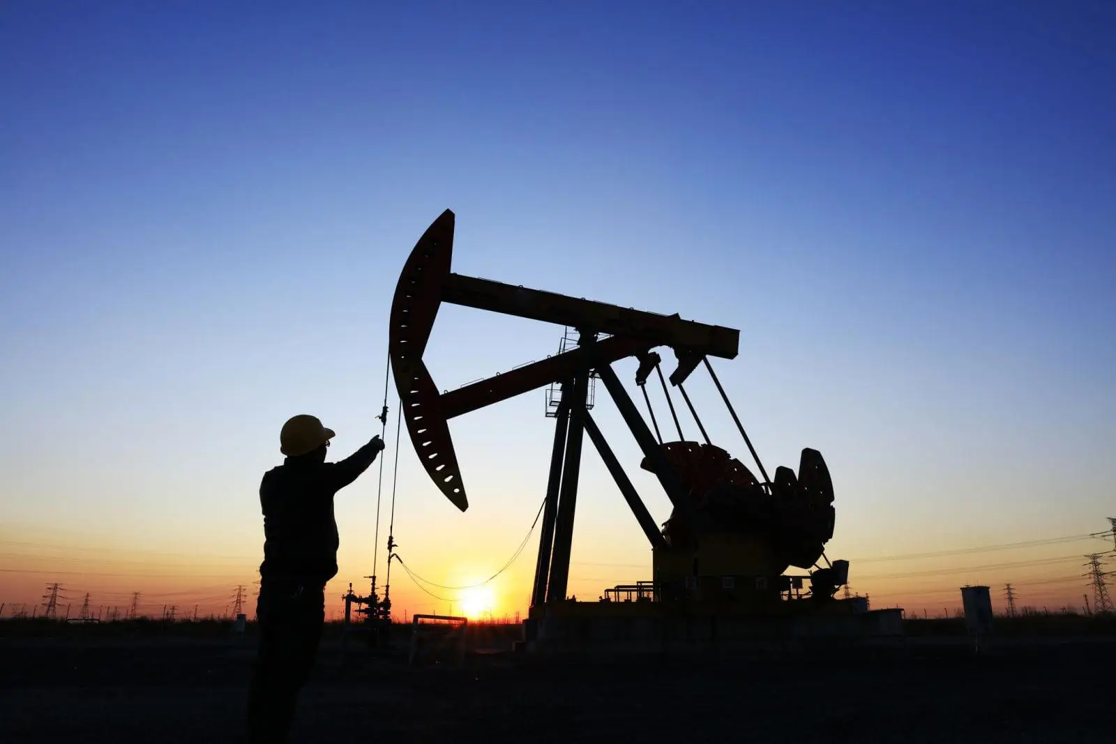 IEA neft tələbinin artımı ilə bağlı proqnozunu son 16 ilin minimumuna endirib