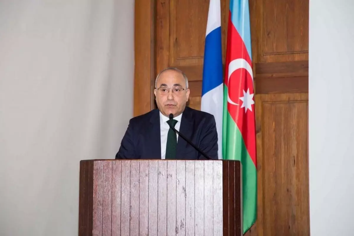 Adış Məmmədov Azərbaycanın Çexiyadakı səfiri vəzifəsindən geri çağırılıb