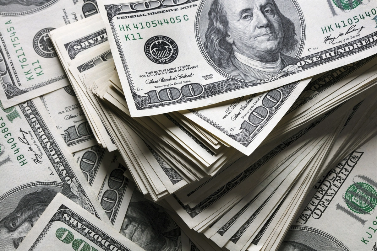 Ötən ay Dövlət Neft Fondunun dollar satışı nə qədər olub?