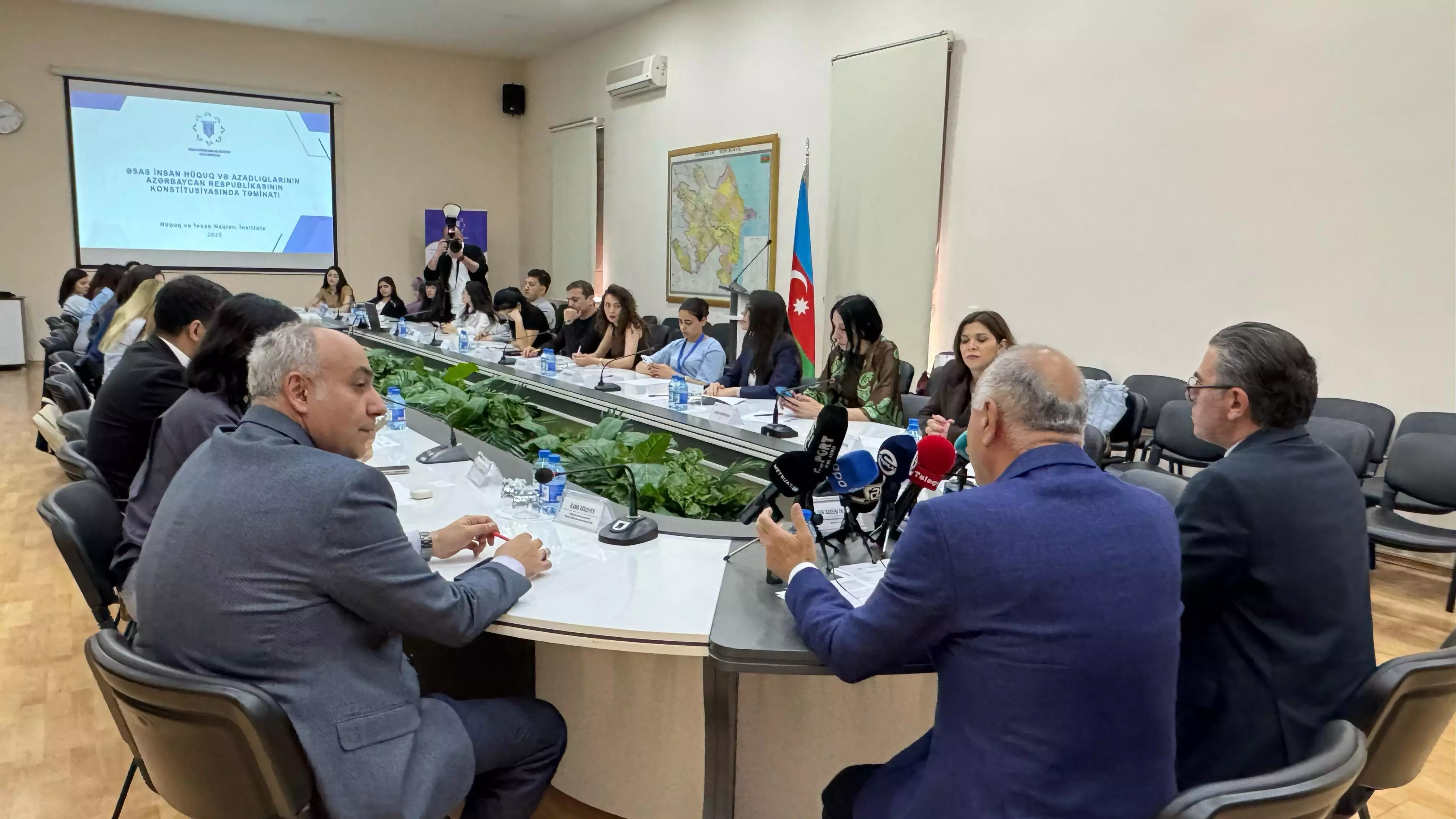 “Konstitusiya və Suverenlik İli” çərçivəsində media nümayəndələri üçün məlumat sessiyası keçirilib - FOTO