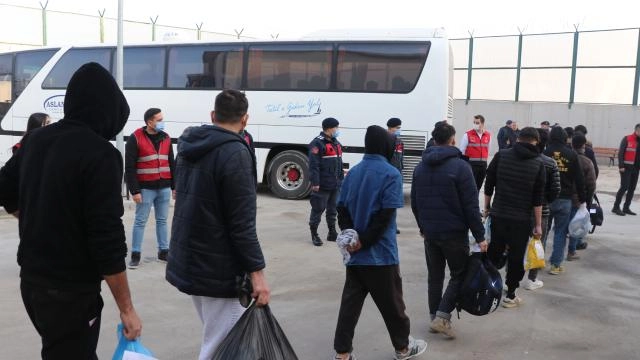 Türkiyədə ilin əvvəlindən 6282 qeyri-qanuni miqrant deportasiya edilib