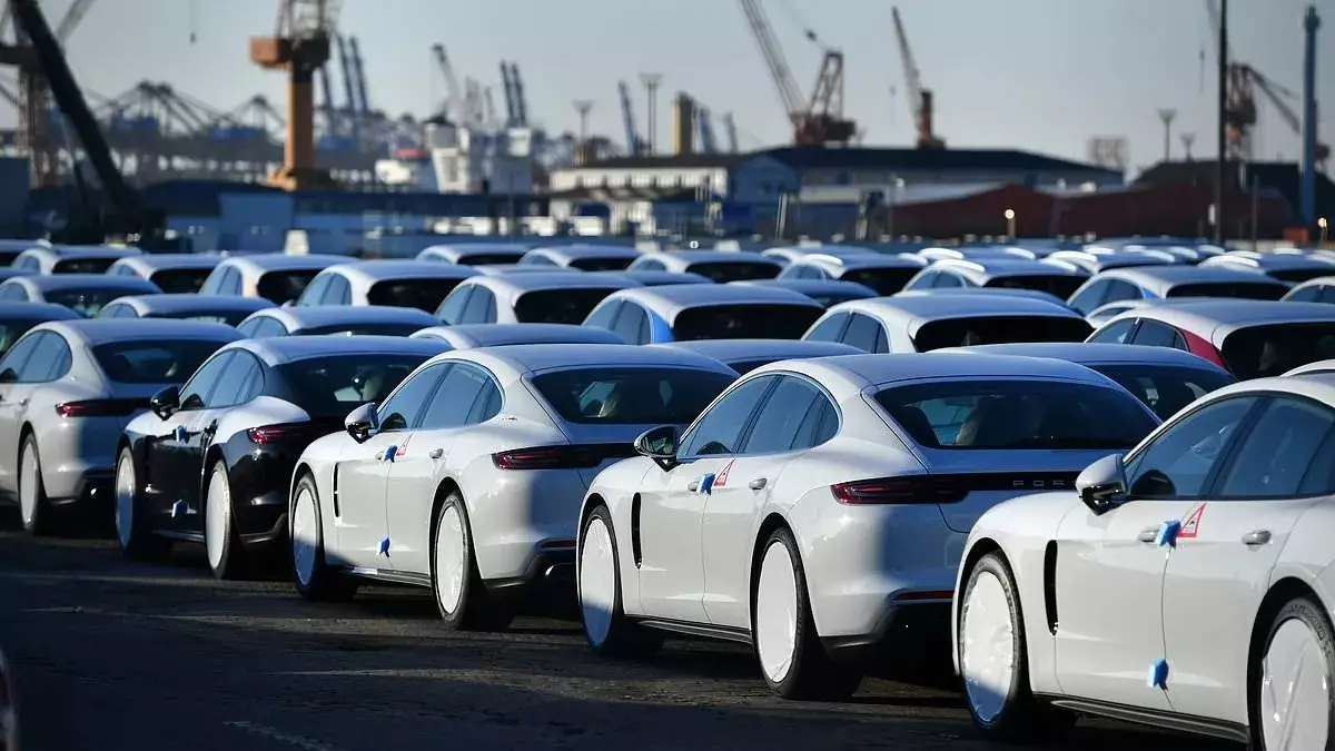 Azərbaycan 1,4 milyard dollarlıq avtomobil aldı - RƏSMİ
