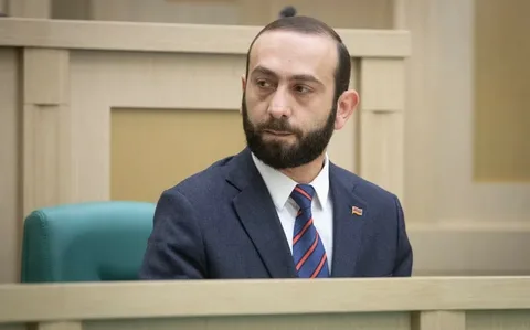 Mirzoyan: İrəvan və Bakı sülh sazişi qüvvəyə mindikdən sonra iddialarını geri götürəcək