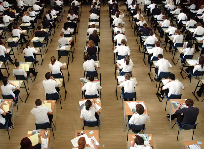 Məktəblərdə vakant direktor vəzifəsinə işə qəbul üzrə test imtahanı keçirilir