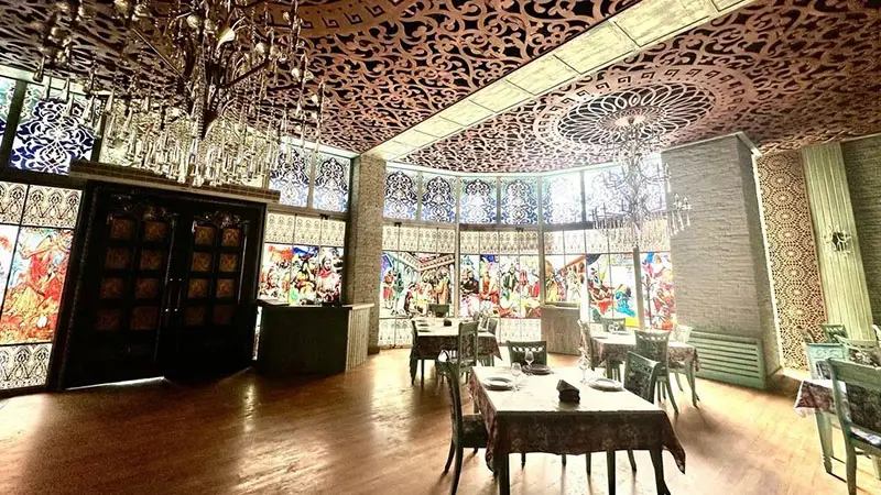 Bakıda sökülən məşhur restoranın daha bir filialı satışa çıxarıldı