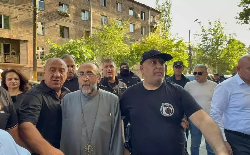 Arxiyepiskop Acapaxyan həbs olundu