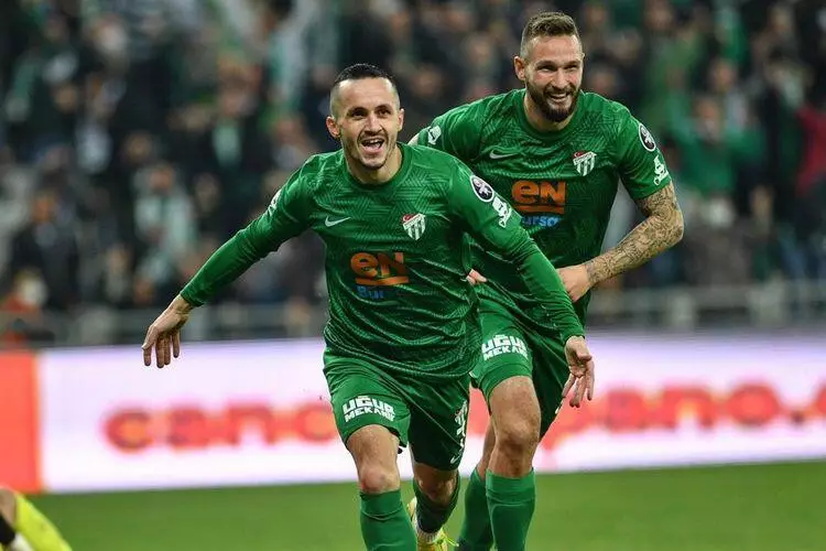 "Bursaspor"un Namiq Ələsgərova olan borcu bilindi