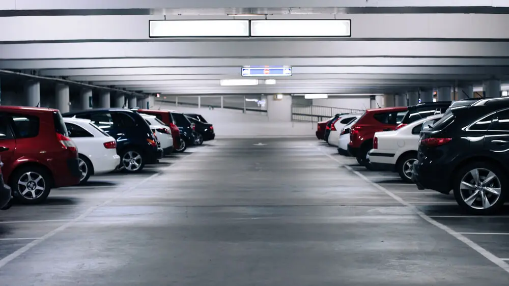 Bakıda bu molun parkinqi 3 saat pulsuzdur - QİYMƏTLƏR