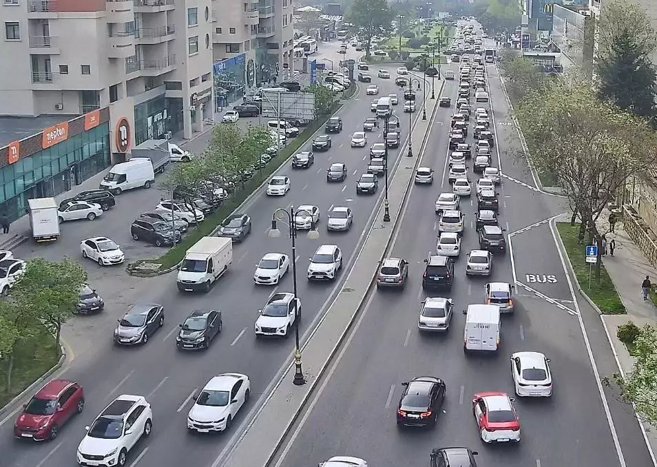 Bakıda hazırda bəzi yollarda sıxlıq müşahidə olunur