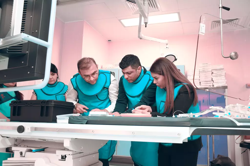Nuran Abdullayev Yeni Klinikada master-klas keçib - FOTO