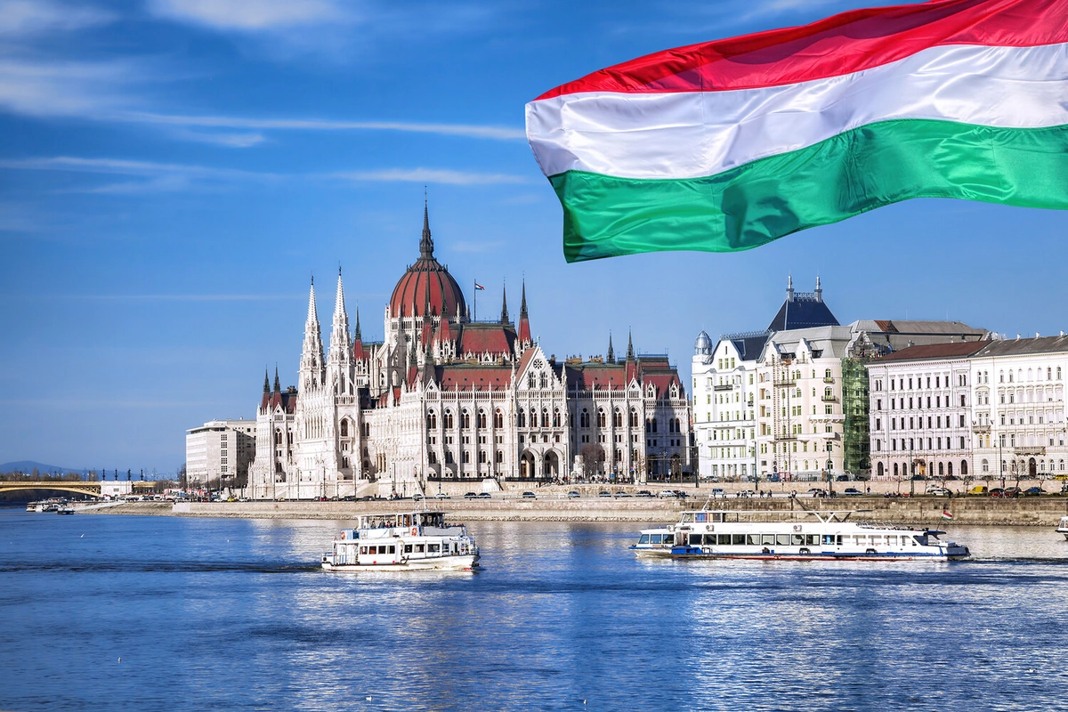Macarıstan Ukrayna müharibəsinə görə fövqəladə vəziyyətin müddəti uzatdı