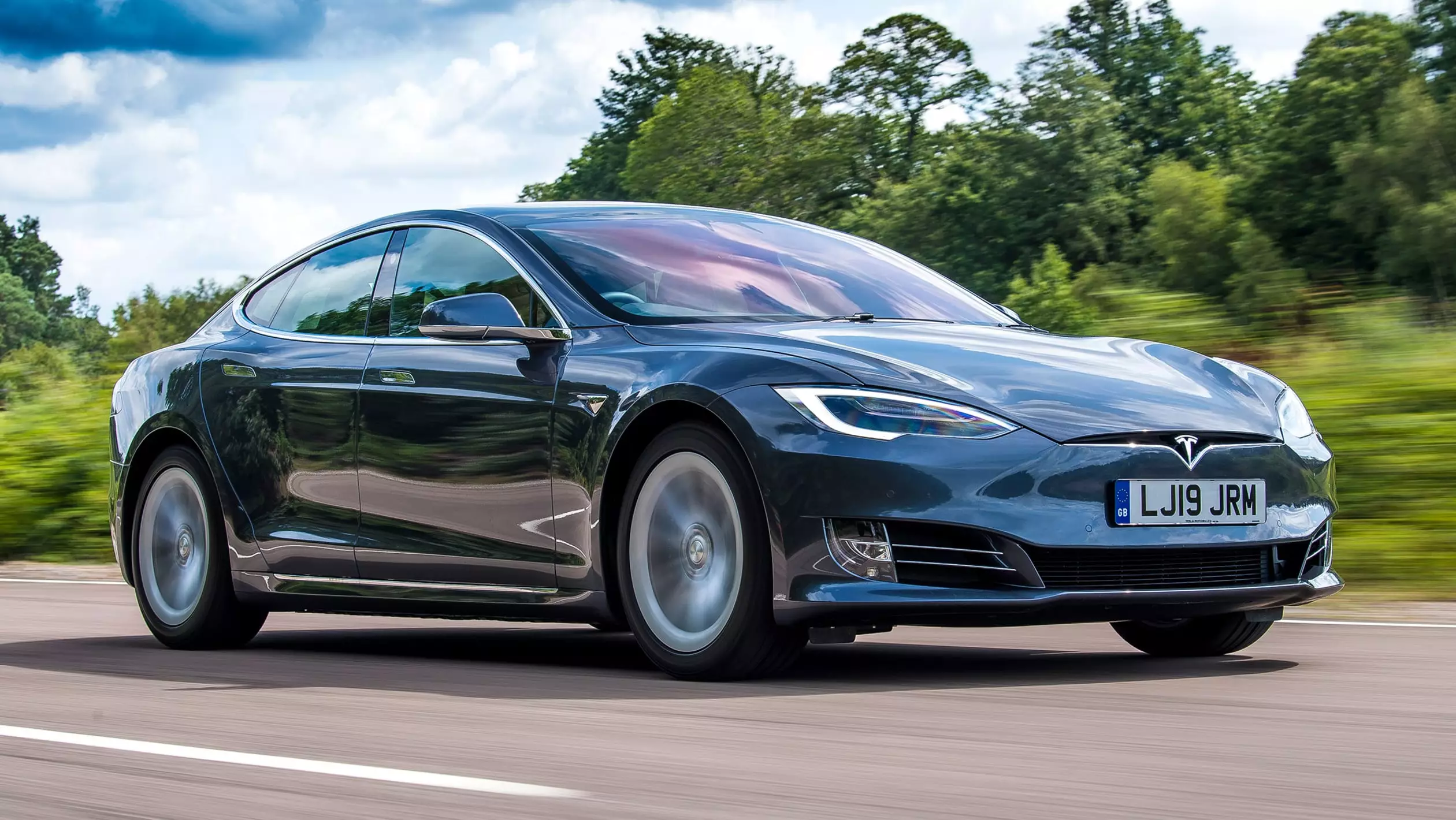 "Tesla"nın səhmləri 17% ucuzlaşdı
