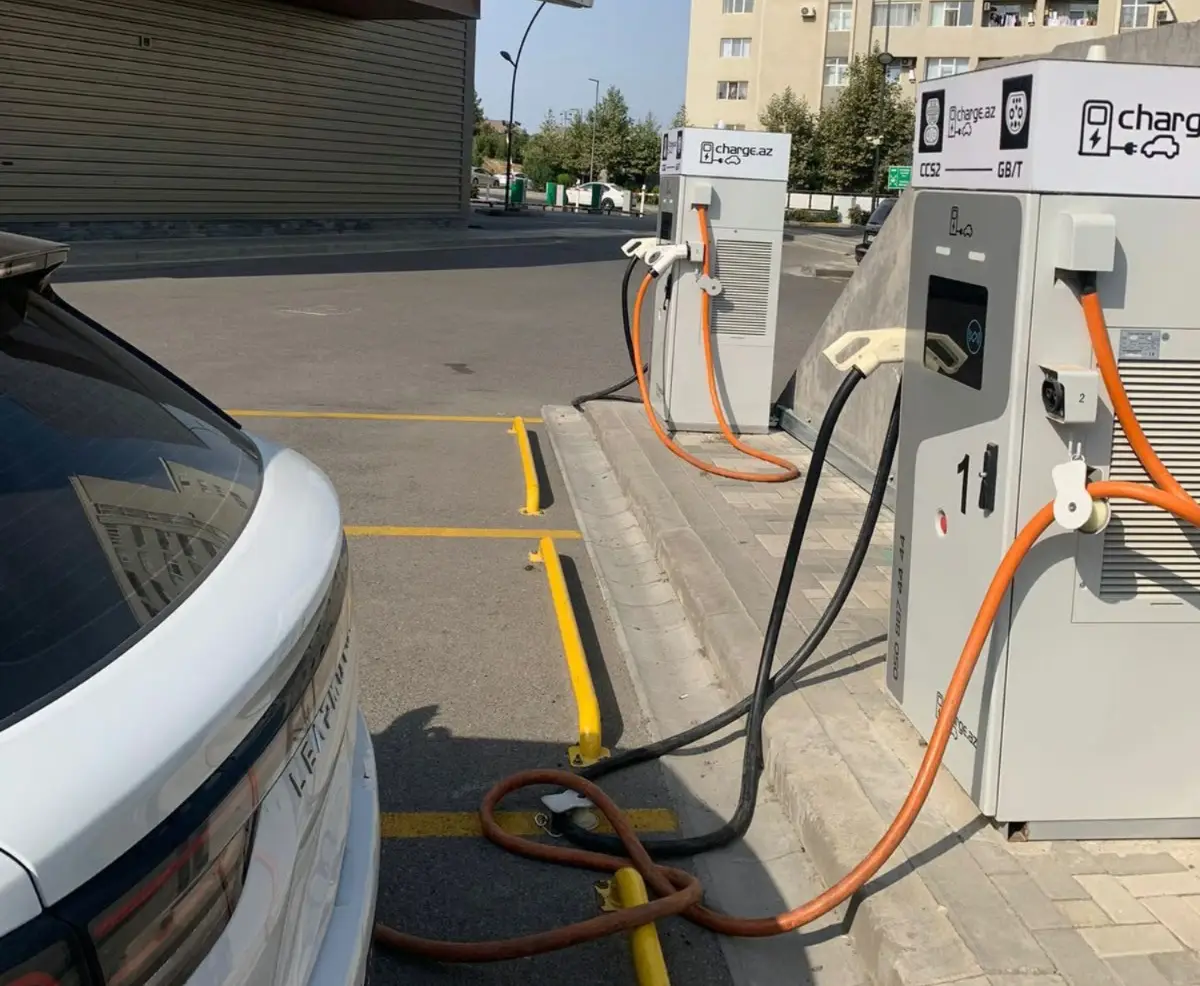Nazirlik işçilərin avtomobilləri üçün şarj stansiyaları quraşdıracaq
