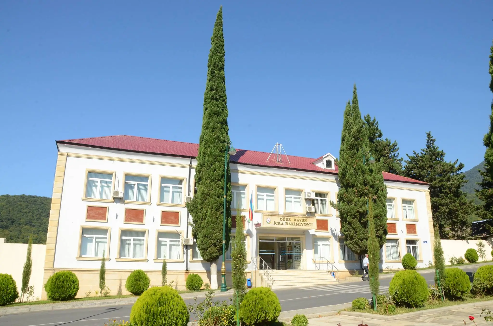 Bu rayonun icra hakimiyyətinin binasının təmirinə başlanılır