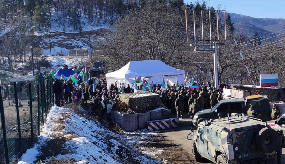 Sülhməramlıların daha beş avtomobilinin aksiya ərazisindən maneəsiz keçidi təmin olunub