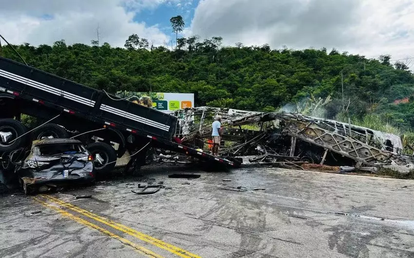 Braziliyada ağır yol qəzası olub, 22 nəfər ölüb