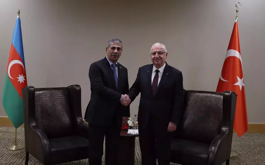 Antalyada Azərbaycan və Türkiyə müdafiə nazirləri arasında görüş keçirilib - YENİLƏNİB - VİDEO