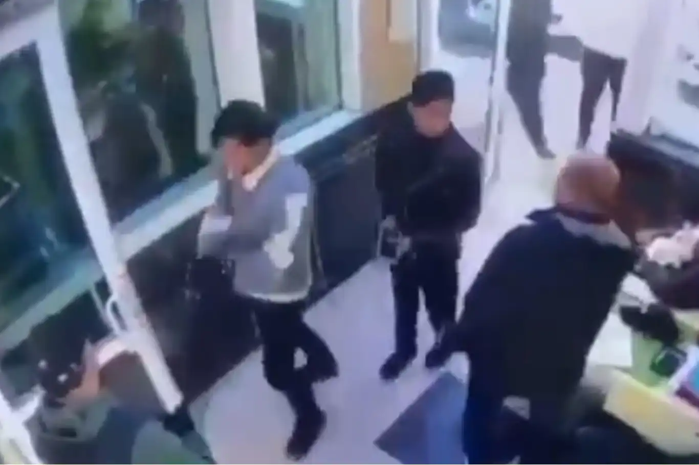 Bağdadda universitetə silahlı hücum olub