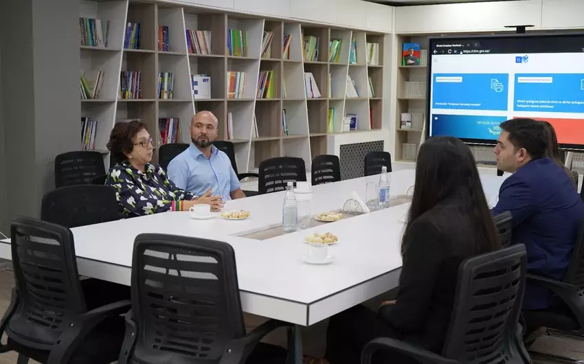DİM sədri 3-cü “Yüksəliş” müsabiqəsinin eksperti və bir qrup finalçısı ilə görüşüb (FOTO)