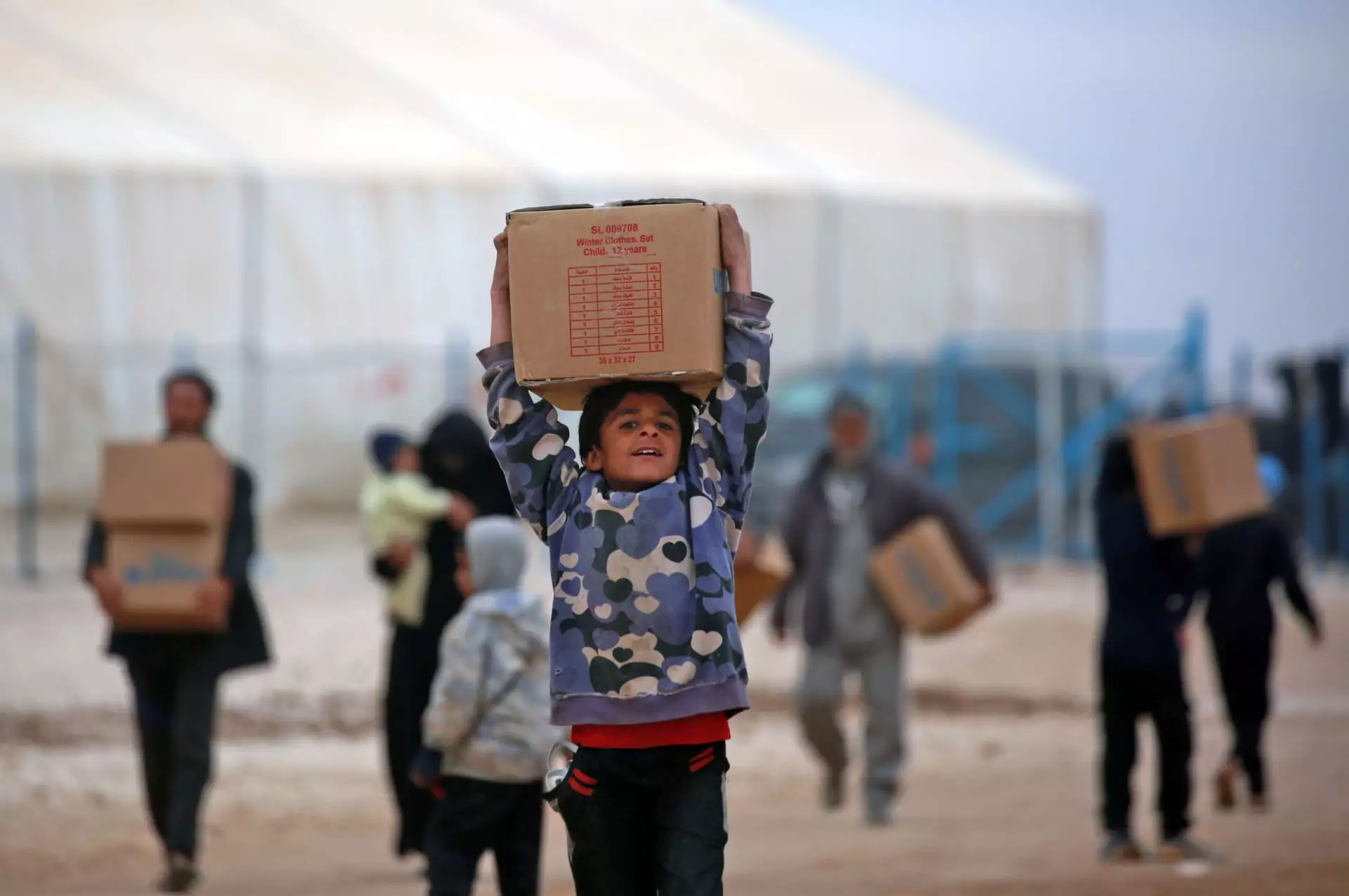 Qəzzaya humanitar yardım daşıyan 808 yük maşını çatıb