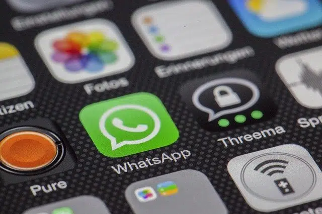İran "WhatsApp" və "Google Play"ə qoyulan qadağaları aradan qaldırıb