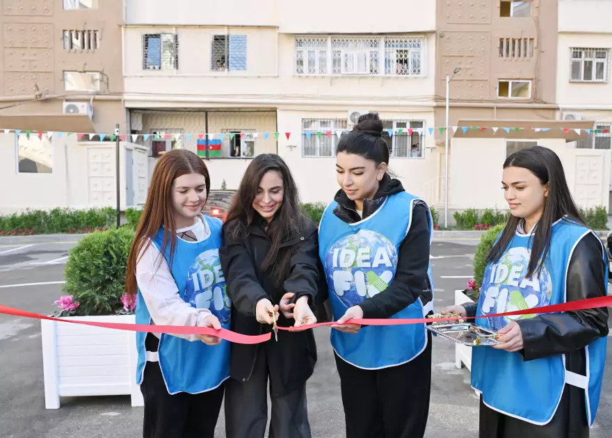 “Bizim həyət” layihəsi çərçivəsində yenilənmiş növbəti həyət sakinlərin istifadəsinə verilib -  FOTO