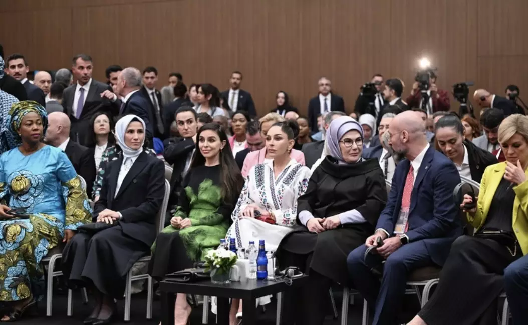 Mehriban Əliyeva Antalya Diplomatiya Forumunun panel iclasında iştirak edib