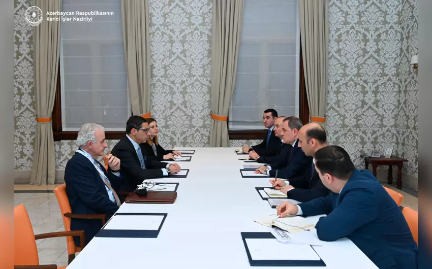 Ceyhun Bayramov kiprli həmkarı ilə regional və beynəlxalq təhlükəsizlik məsələlərini müzakirə edib - FOTO