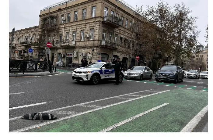 Azərbaycanda şəhidlərin xatirəsi bir dəqiqəlik sükutla yad edilib