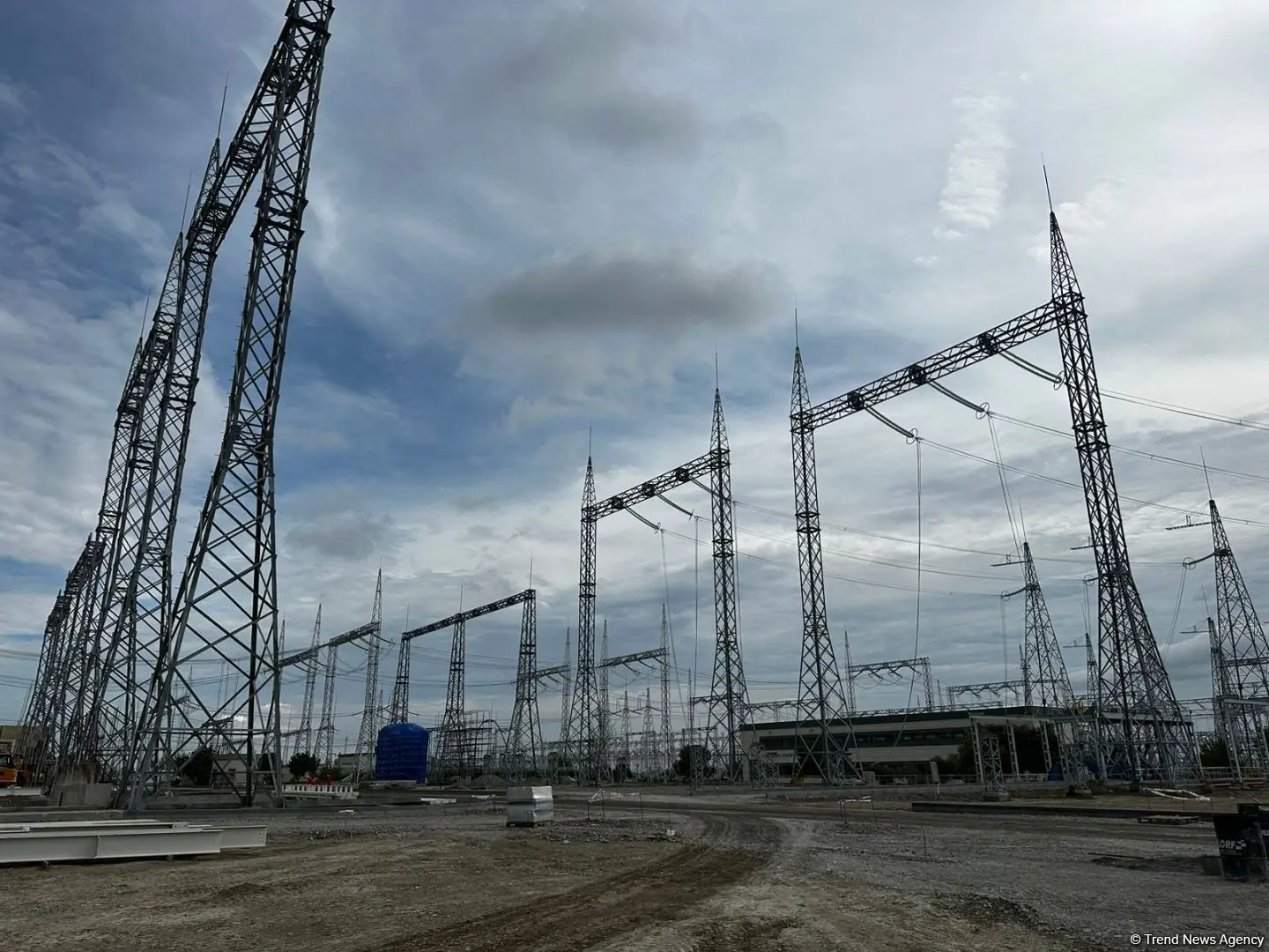 Azərbaycan Gürcüstandan elektrik enerjisi alışını 10%-dən çox artırıb