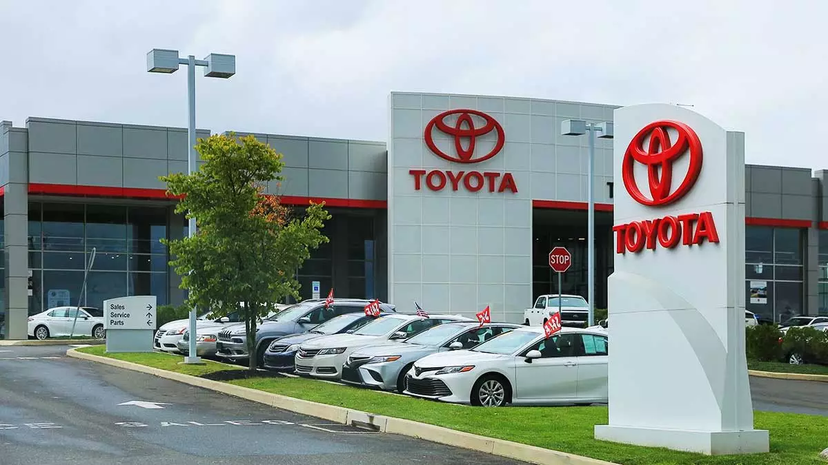 "Toyota" istehsalını dayandırır
