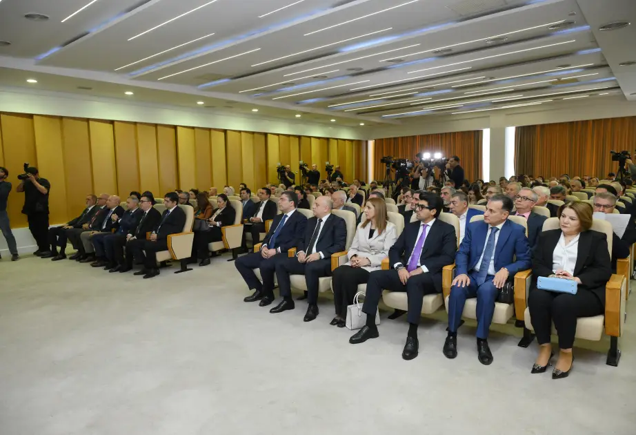 Bakıda “Mediada Azərbaycan ədəbi dilinin normalarının düzgün tətbiqi” mövzusunda konfrans keçirilir