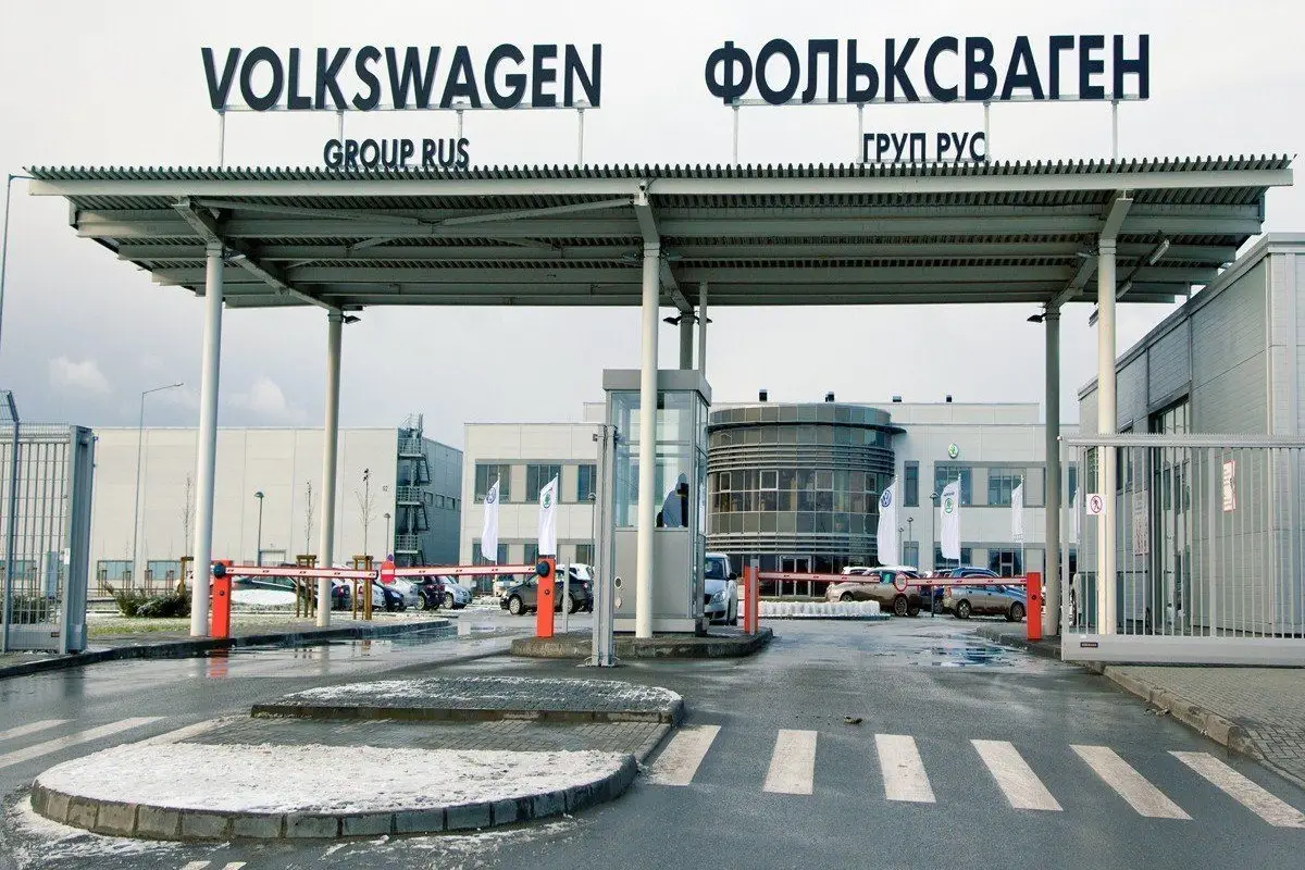 “Volkswagen” rəsmiləri Rusiyanın kəsdiyi 17 milyardlıq cərimədən hiddətlənib